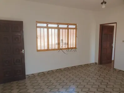 Sobrado com 6 Quartos à venda, 300m² no Jardim Jacinto, Jacareí