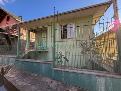Casa com 2 Quartos para alugar, 98m² no Jardim América, Caxias do Sul