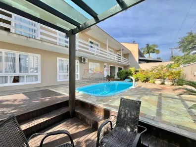 Casa com 4 Quartos à venda, 213m² no Floresta, Joinville