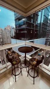Apartamento com 3 Quartos para alugar, 130m² no Meia Praia, Itapema