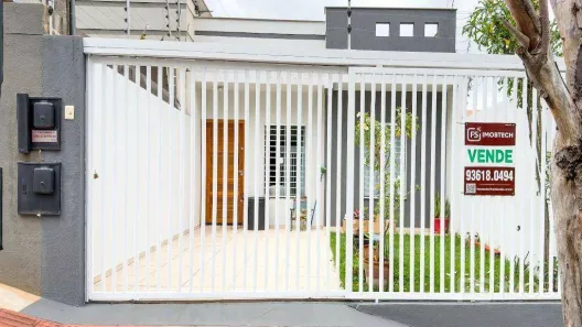 Casa com 3 Quartos para alugar, 75m² no Loteamento Chamonix, Londrina