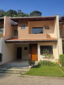 Sobrado com 2 Quartos à venda, 105m² no Glória, Joinville
