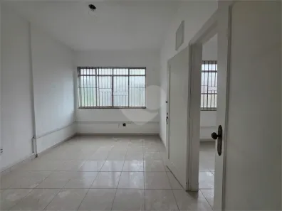 Sala Comercial à venda, 40m² no Centro, Santos