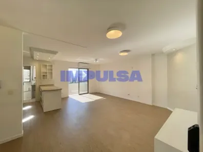 Apartamento com 2 Quartos para alugar, 110m² no Centro, Florianópolis