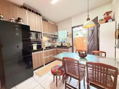 Sobrado com 2 Quartos à venda, 57m² no Itaum, Joinville