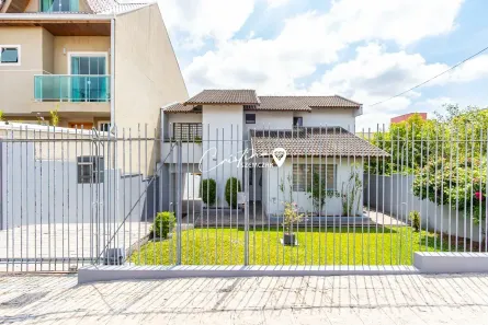 Sobrado com 4 Quartos à venda, 214m² no Novo Mundo, Curitiba