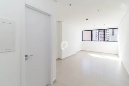 Sala Comercial para alugar, 28m² no Centro, Curitiba