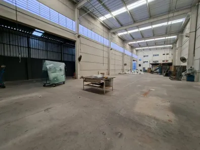 Galpão/Depósito/Armazém para venda ou aluguel, 1370m² no Éden, Sorocaba