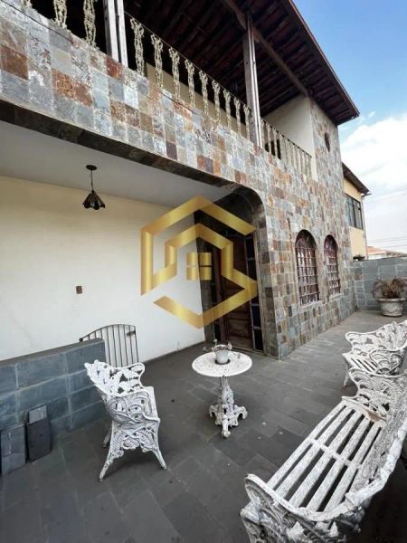 Casa com 6 quartos — Padre Eustáquio, Belo Horizonte