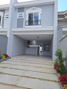 Sobrado com 3 Quartos à venda, 160m² no Atiradores, Joinville