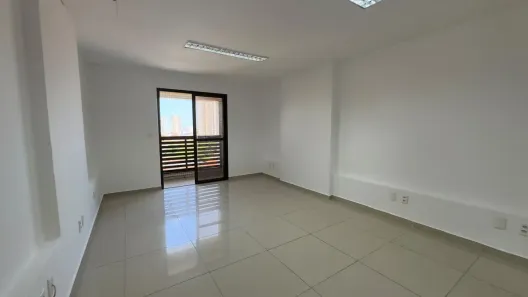 Sala Comercial para alugar, 32m² no Pici, Fortaleza