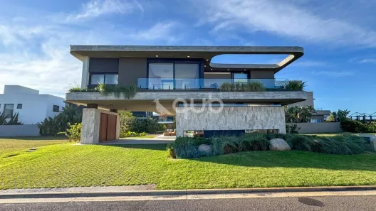 Sobrado com 5 Quartos à venda, 490m² no Maristela, Xangri-lá