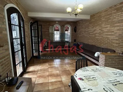 Sobrado com 4 Quartos à venda, 212m² no Centro, Caraguatatuba
