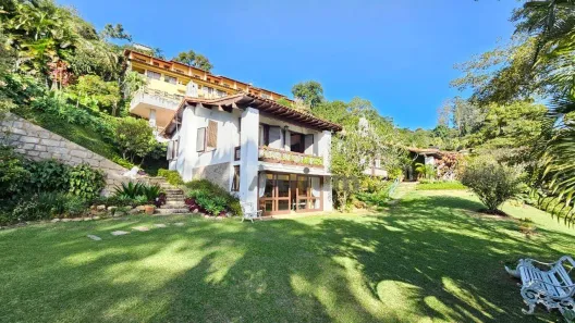 Casa com 5 Quartos para venda ou aluguel, 585m² no Nogueira, Petrópolis