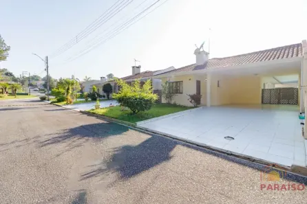 Casa com 3 Quartos para alugar, 287m² no Butiatuvinha, Curitiba