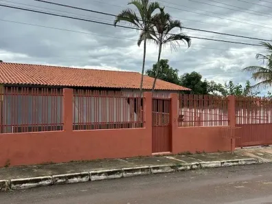 Casa de Condomínio com 3 Quartos à venda, 230m² no Região dos Lagos, Brasília