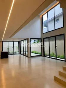 Casa de Condomínio com 4 Quartos à venda, 367m² no Jardim Sul, Uberlândia