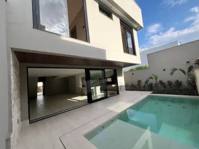 Casa com 4 Quartos à venda, 275m² no Granja Marileusa, Uberlândia