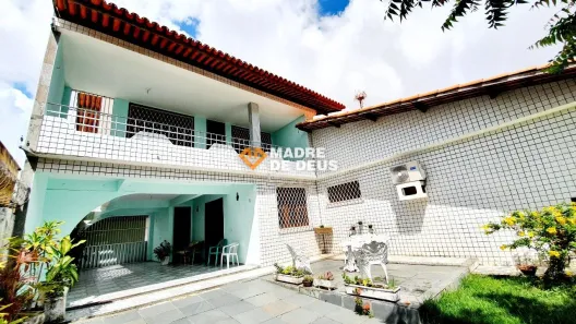 Casa com 4 Quartos à venda, 350m² no Parquelândia, Fortaleza