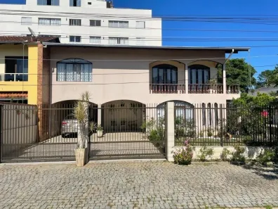 Sobrado com 5 Quartos à venda, 309m² no Bucarein, Joinville