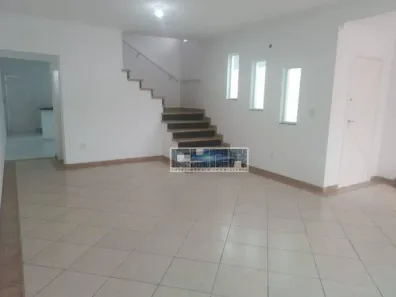 Sobrado com 3 Quartos à venda, 152m² no Tupi, Praia Grande