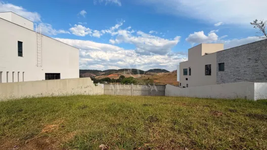 Lote/Terreno à venda, 472m² no São Pedro, Juiz de Fora