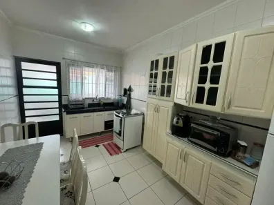 Sobrado com 5 Quartos à venda, 212m² no Vila Augusta, Guarulhos