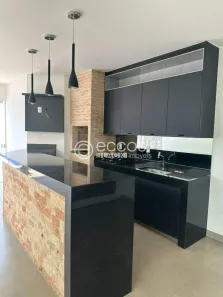 Casa de Condomínio com 3 Quartos para alugar, 230m² no Jardim Inconfidência, Uberlândia