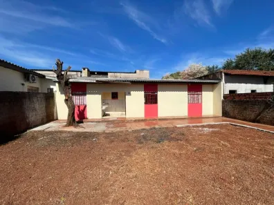 Casa com 2 Quartos para alugar, 65m² no Vila Esperança, Maringá