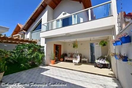 Sobrado com 4 Quartos à venda, 194m² no Bal Stella Maris, Peruíbe