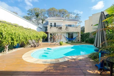 Casa com 3 Quartos à venda, 335m² no Jardim Social, Curitiba
