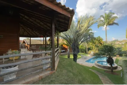 Fazenda/Sítio com 3 Quartos à venda, 294m² no Jardim Leonor, Itatiba