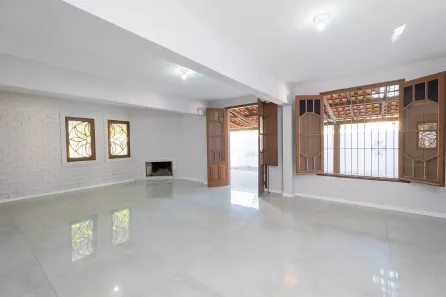 Casa com 3 Quartos para alugar, 410m² no Laranjal, Pelotas