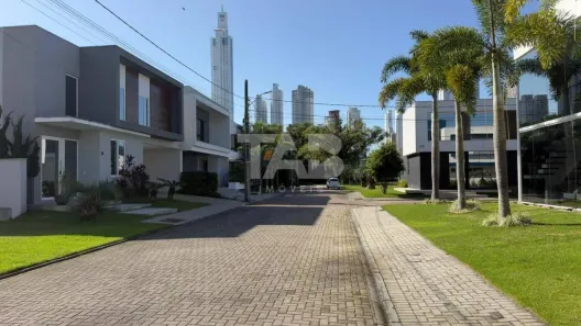 Lote/Terreno à venda, 310m² no Barra, Balneário Camboriú