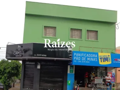 Prédio Comercial com 3 Quartos à venda, 230m² no Jaraguá, Uberlândia