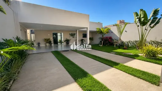 Casa com 3 Quartos à venda, 200m² no Santa Mônica, Uberlândia