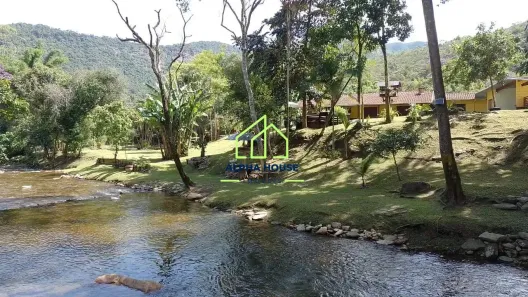 Fazenda/Sítio com 3 Quartos à venda, 300m² no Centro, Pindamonhangaba