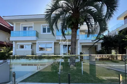 Casa com 4 Quartos à venda, 445m² no Jurerê Internacional, Florianópolis