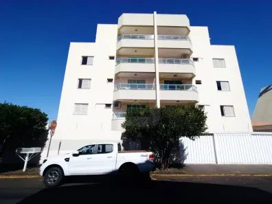 Cobertura com 3 Quartos para alugar, 196m² no Brasil, Uberlândia