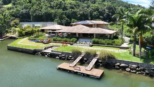 Casa com 10 Quartos para venda ou aluguel, 800m² no , Mangaratiba