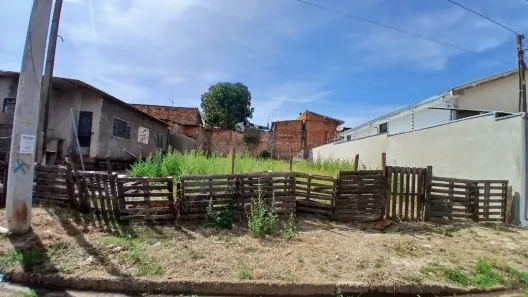 Lote/Terreno à venda, 300m² no Silvio Bevilacqua, Américo Brasiliense