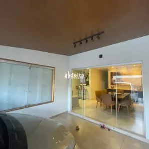 Casa com 3 Quartos à venda, 192m² no Brasil, Uberlândia