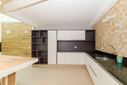 Sobrado com 3 Quartos à venda, 147m² no Uberaba, Curitiba
