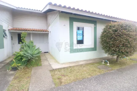 Casa de Condomínio com 2 Quartos para alugar, 80m² no Três Vendas, Pelotas