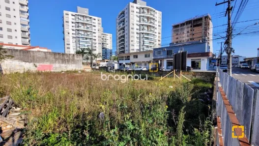 Lote/Terreno à venda, 540m² no Barreiros, São José