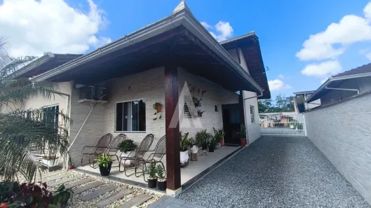 Casa com 3 Quartos à venda, 163m² no Vila Nova, Joinville
