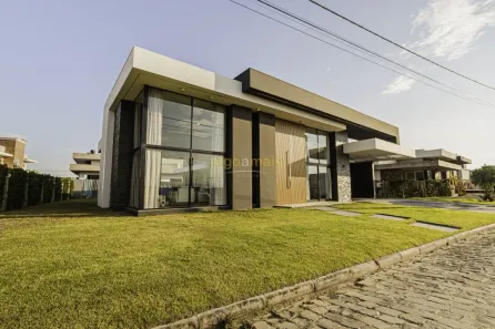 Casa de Condomínio com 4 Quartos à venda, 285m² no XANGRI-LÁ, Osório
