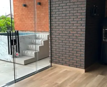 Sobrado com 5 Quartos para alugar, 360m² no Santa Mônica, Uberlândia
