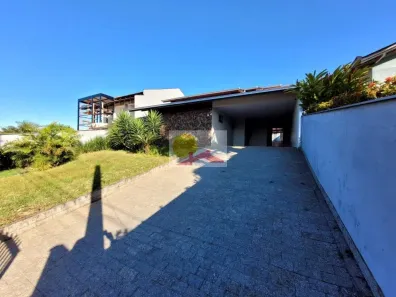 Casa com 5 Quartos à venda, 180m² no Floresta, Joinville