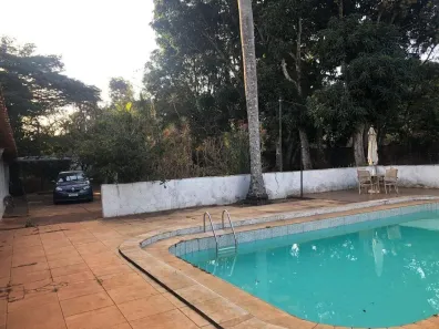 Fazenda/Sítio com 3 Quartos à venda, 220m² no Mansões Aeroporto, Uberlândia